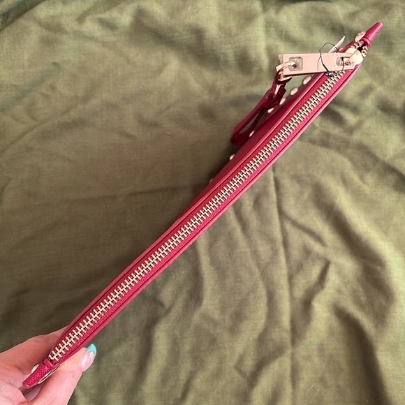 Brand New White House Black Market Maroon Studded Floral Large Wristlet Clutch - Picture 8 of 14